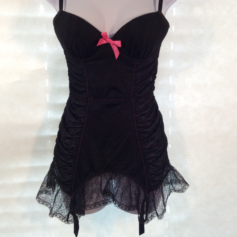NWT Victoria’s Secret 34B Black Merrywidow